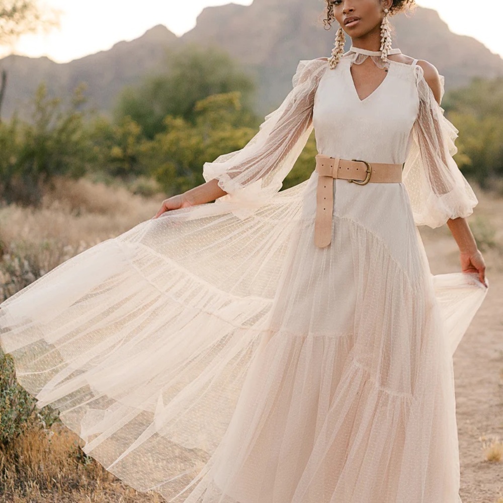 Joyfolie Dress: Malani Dress in Sand
